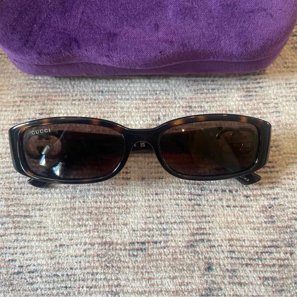 Gucci Rectangular Frame Sunglasses For Women In D… - image 3